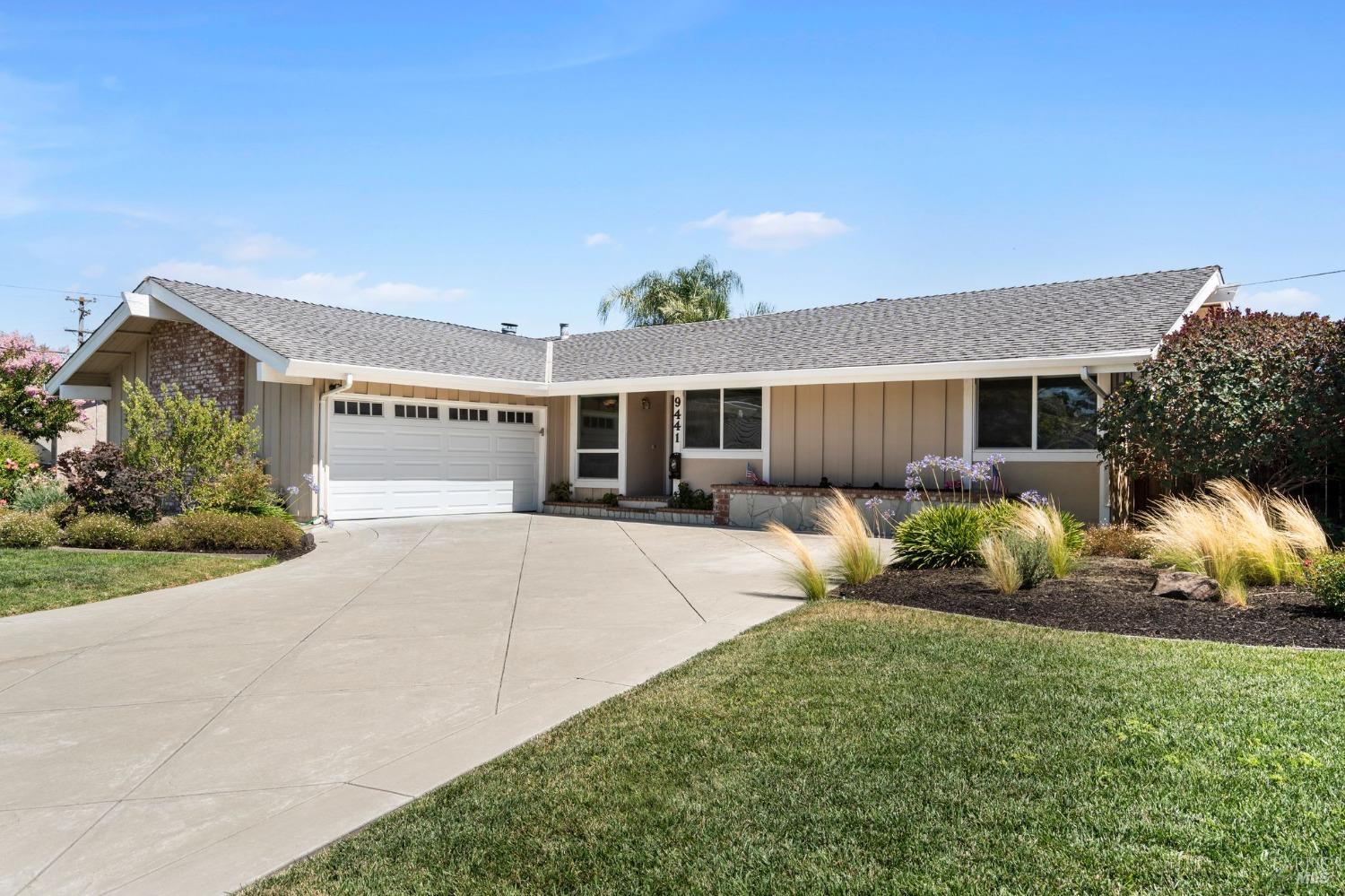 9441-9441 Broadmoor Dr