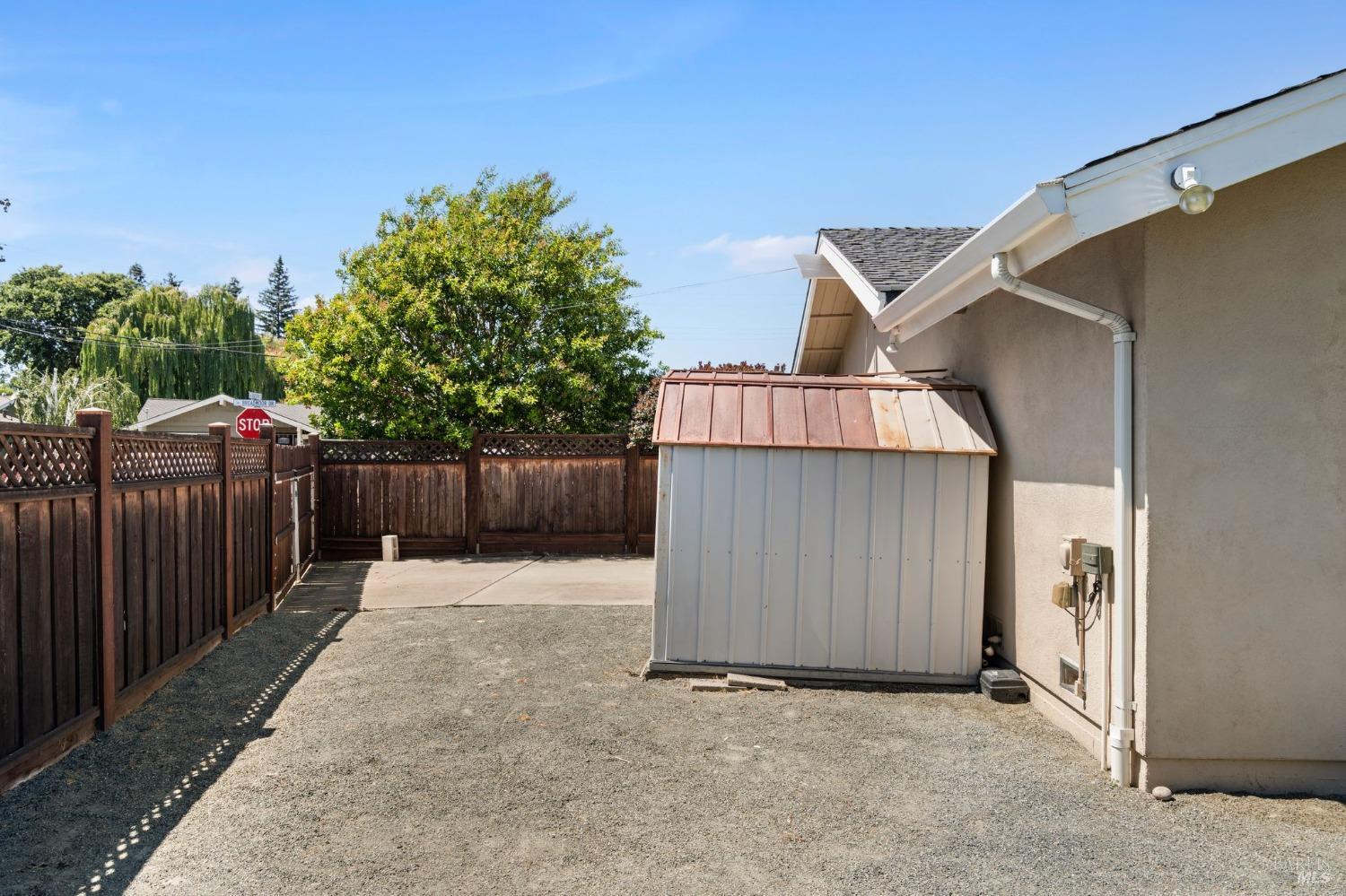 9441-9441 Broadmoor Dr