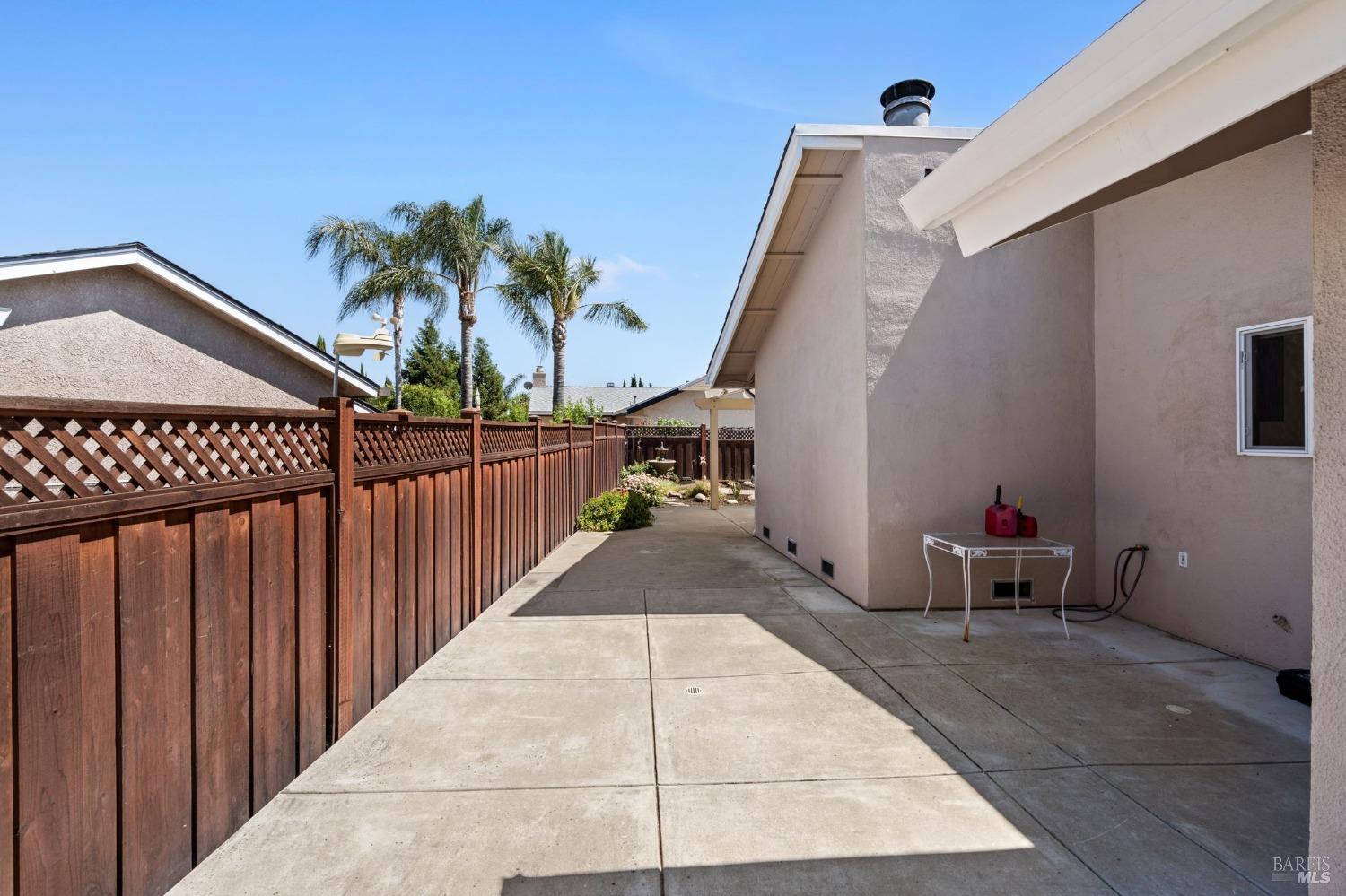 9441-9441 Broadmoor Dr