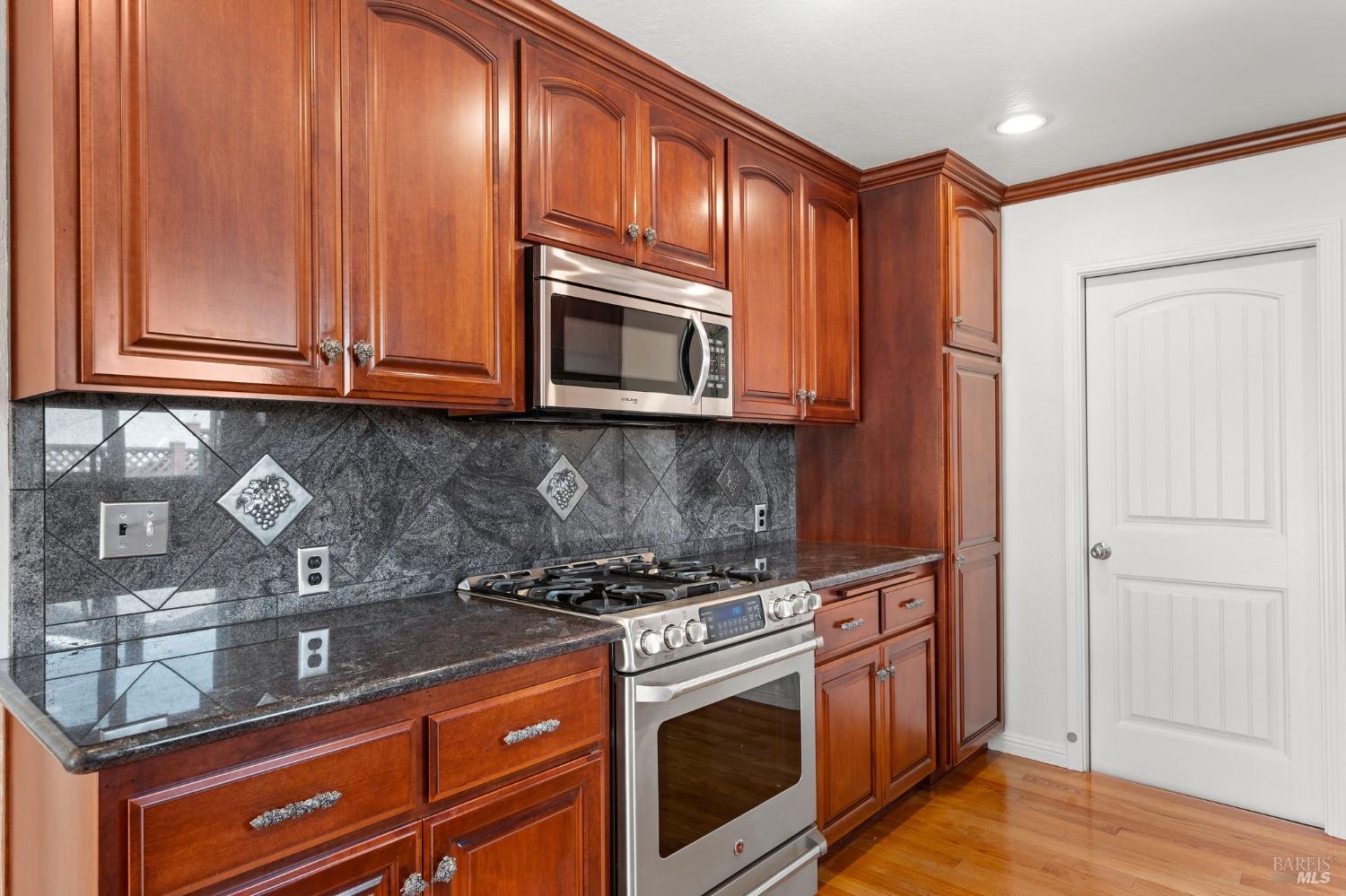 9441-9441 Broadmoor Dr