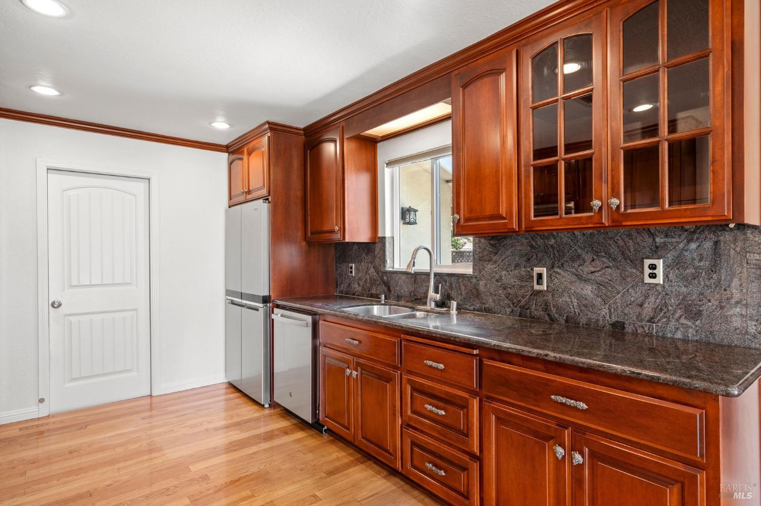 9441-9441 Broadmoor Dr