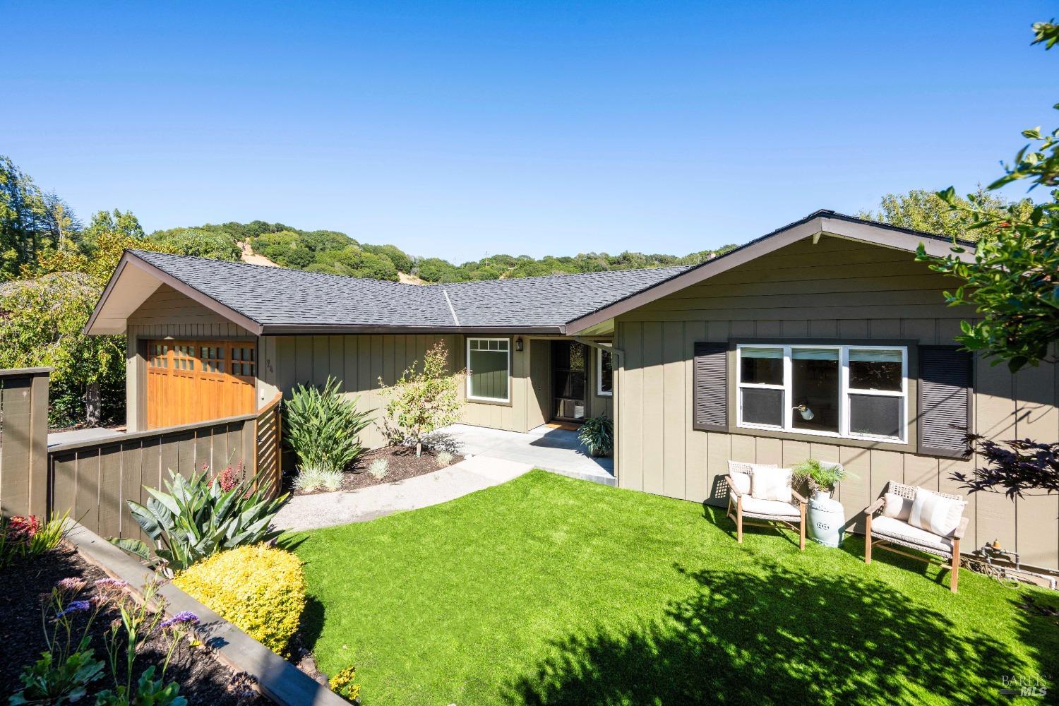 24 Midhill Dr