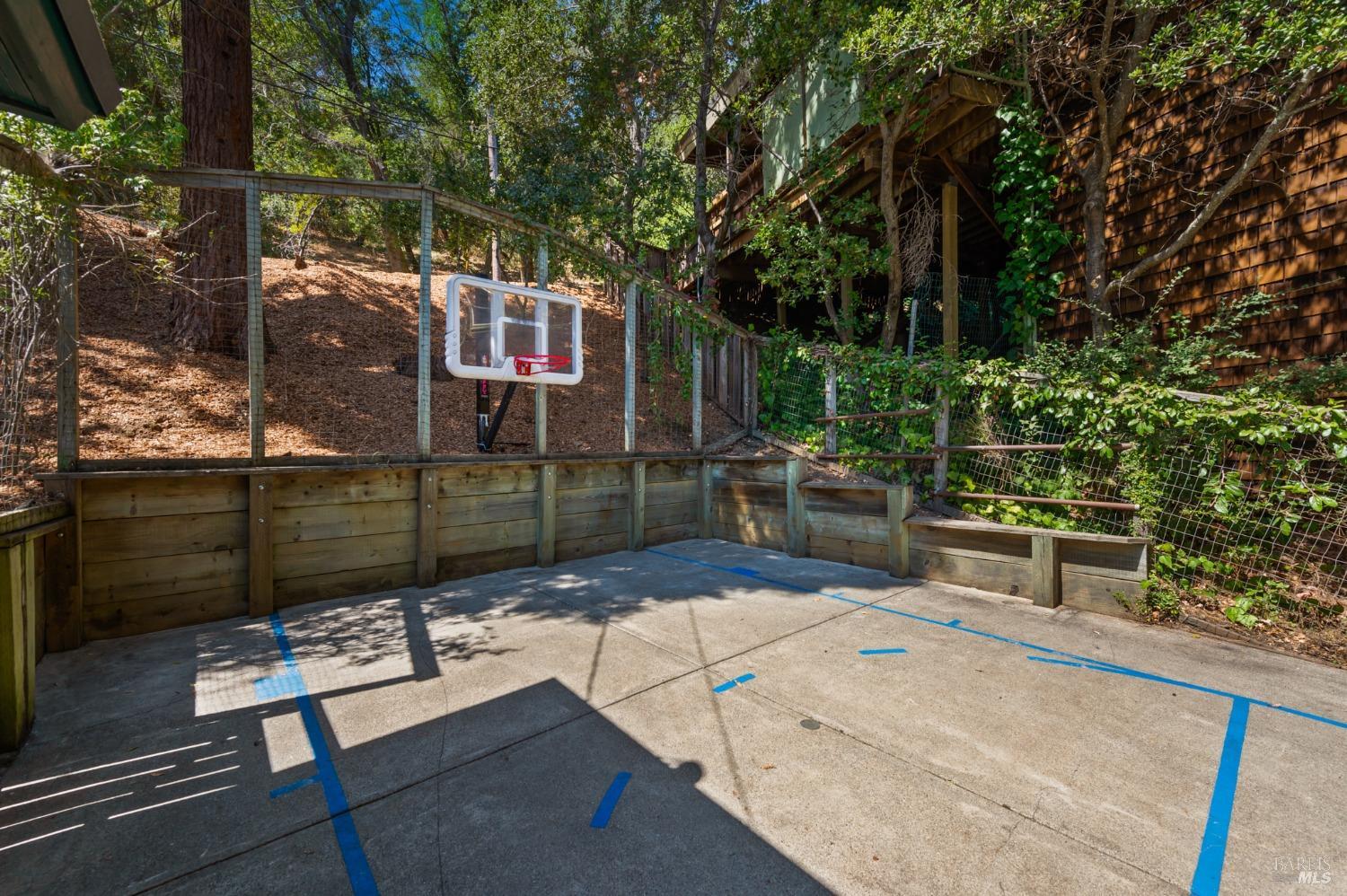 66 Oakland Ave