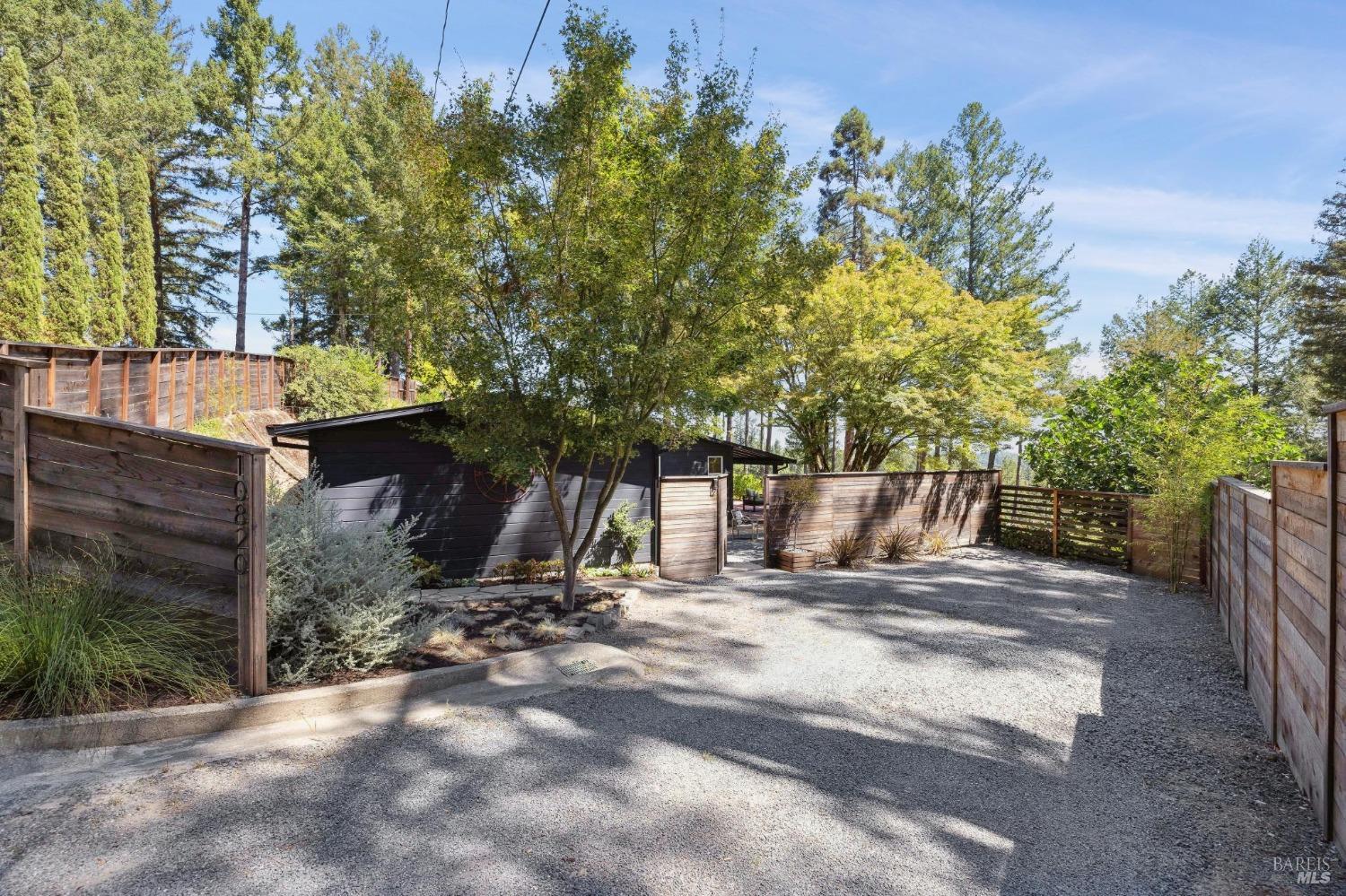 10820 Canyon Road