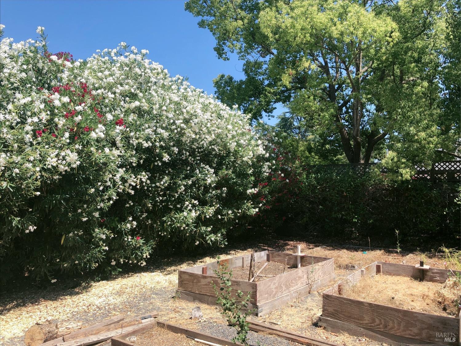 2441 Quail Hollow Dr