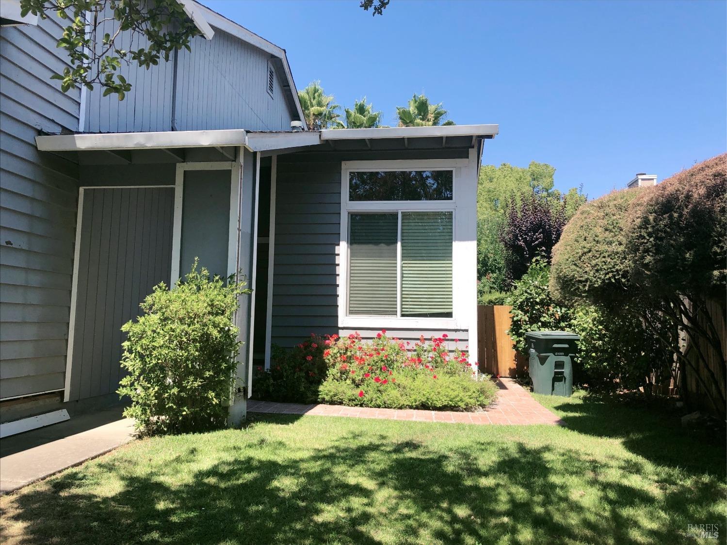 2441 Quail Hollow Dr