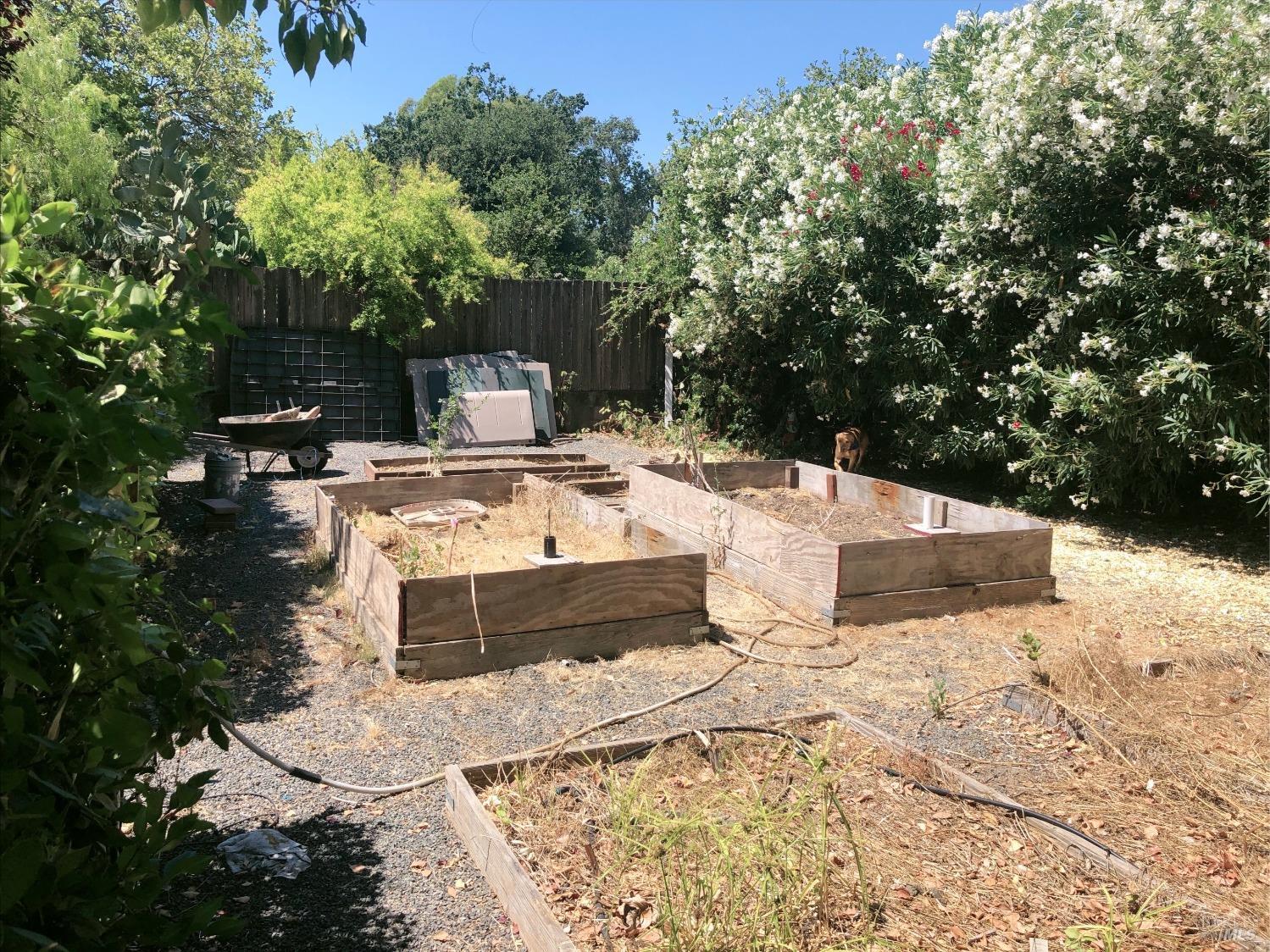 2441 Quail Hollow Dr