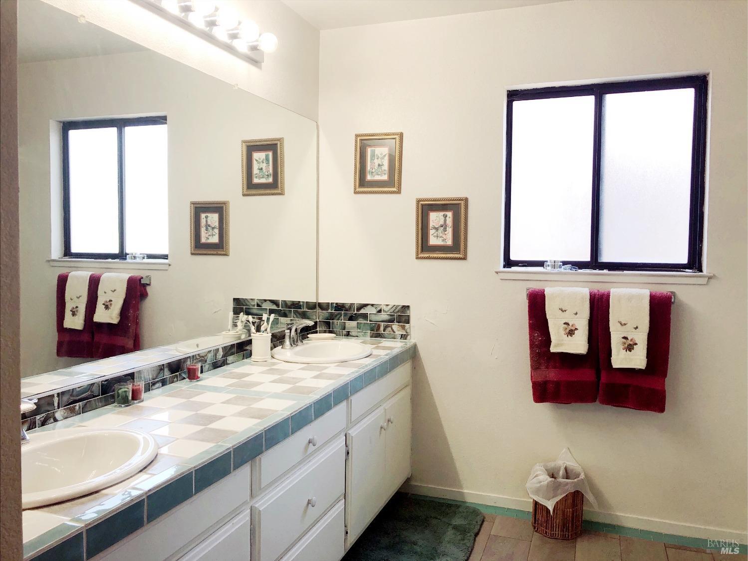 2441 Quail Hollow Dr