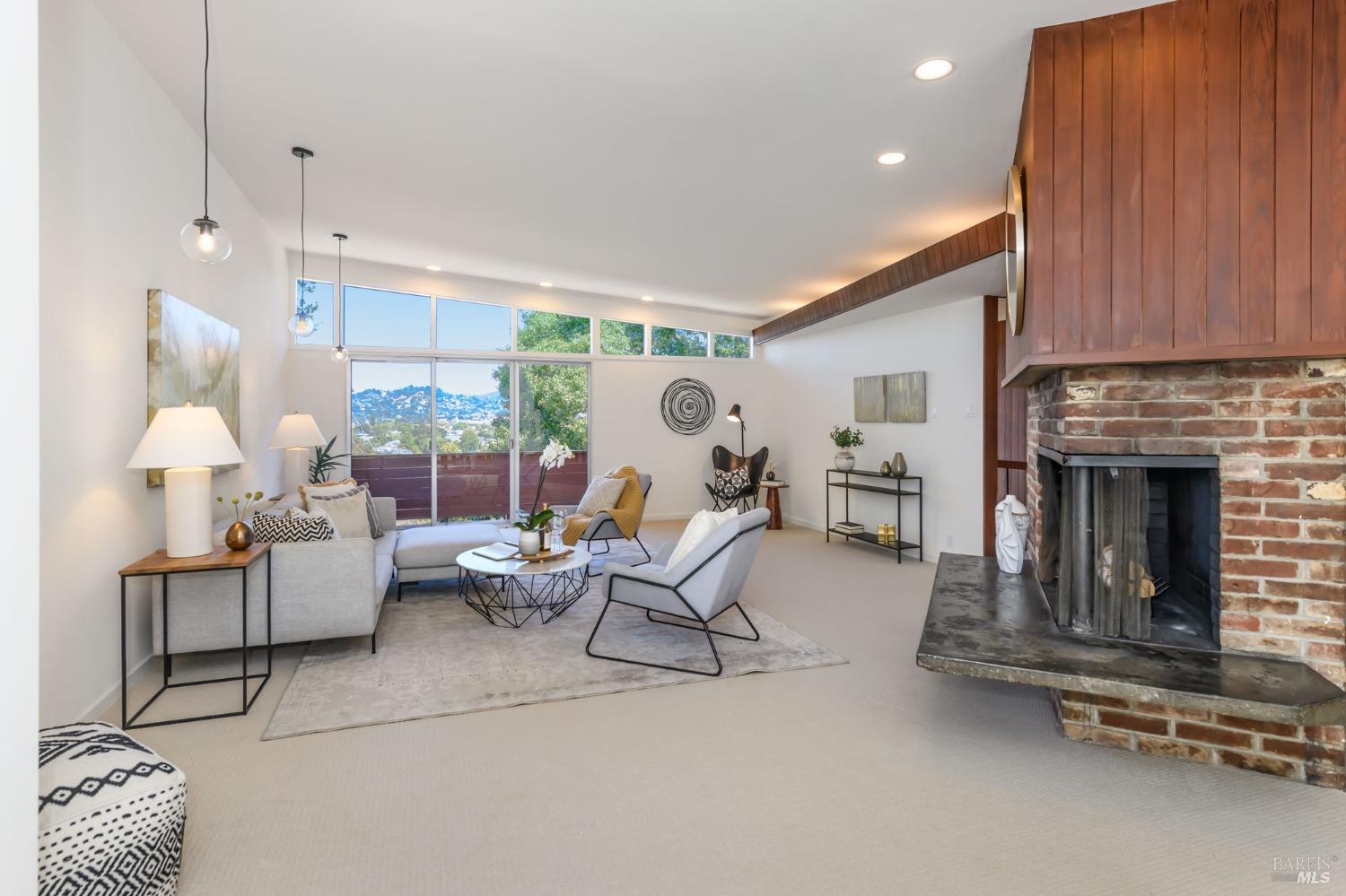 633 Manzanita Ave
