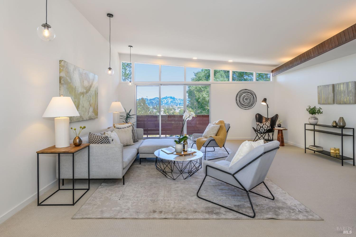 633 Manzanita Ave