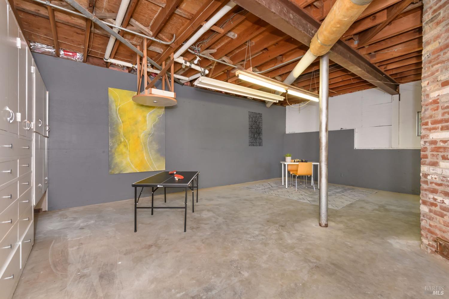633 Manzanita Ave