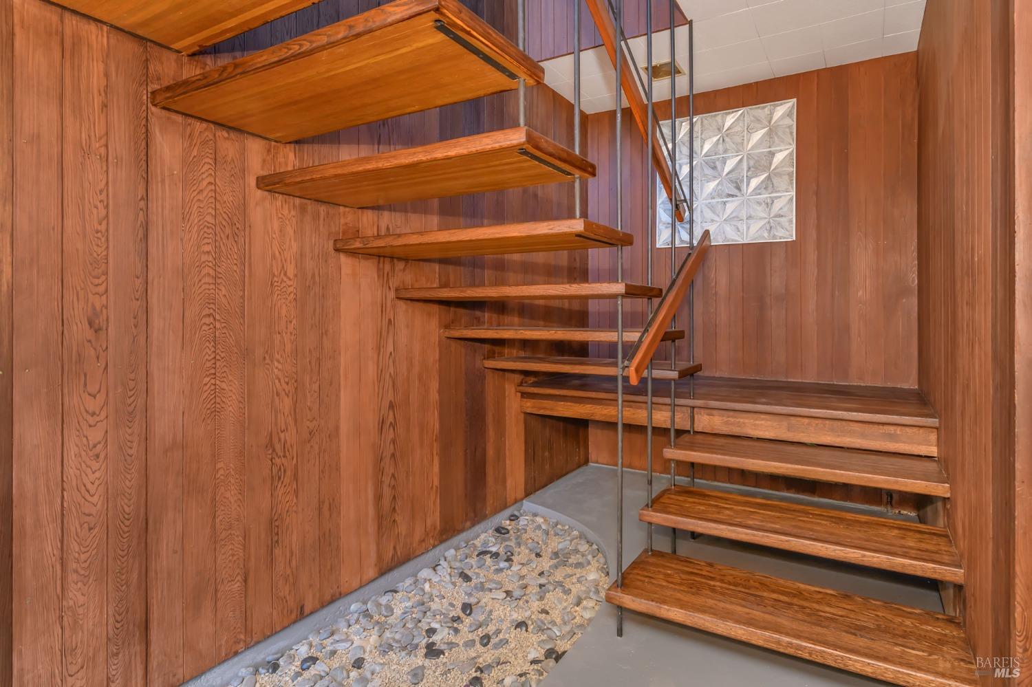 633 Manzanita Ave