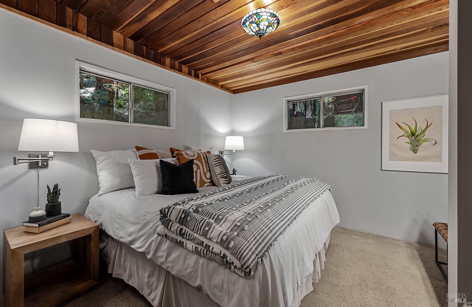 10 Sunrise Mountain Rd