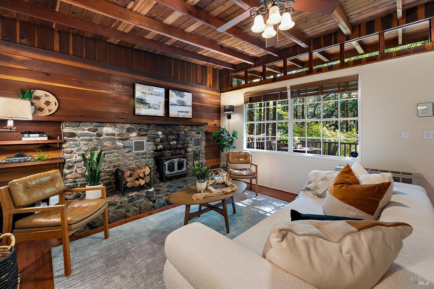 10 Sunrise Mountain Rd