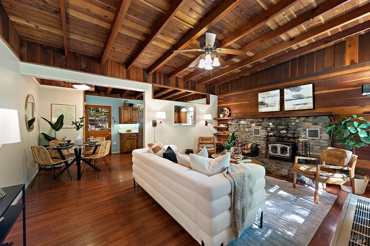 10 Sunrise Mountain Rd