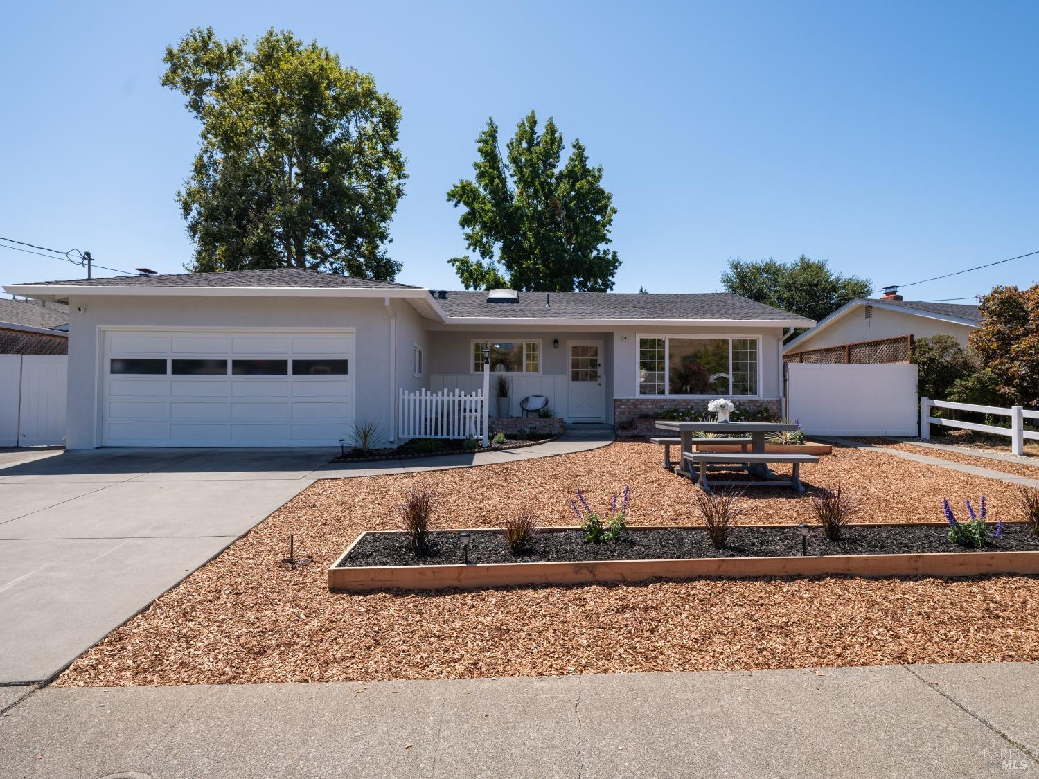 543 Tarragon Dr
