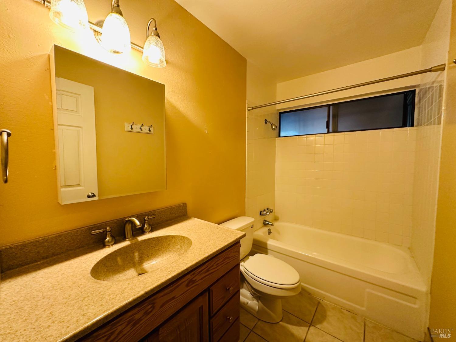 300 Los Alamos Rd #105