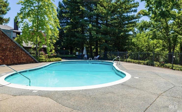 300 Los Alamos Rd #105