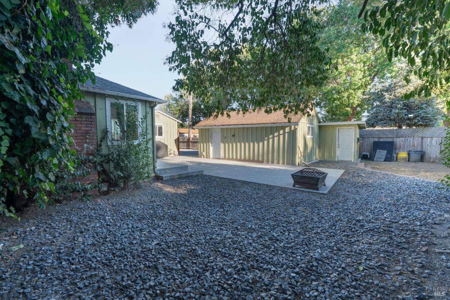 835 Mcminn Ave