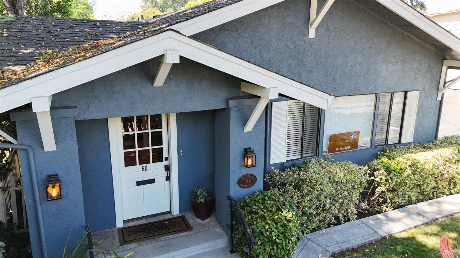 611 Humboldt St