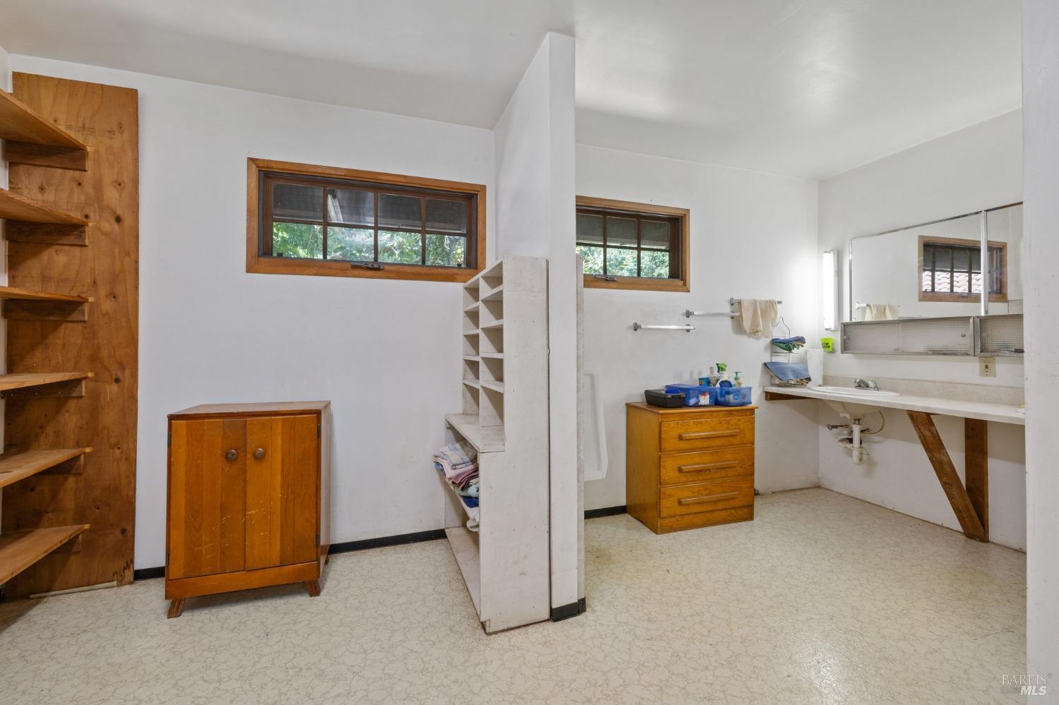 4401 Gravenstein Hwy N