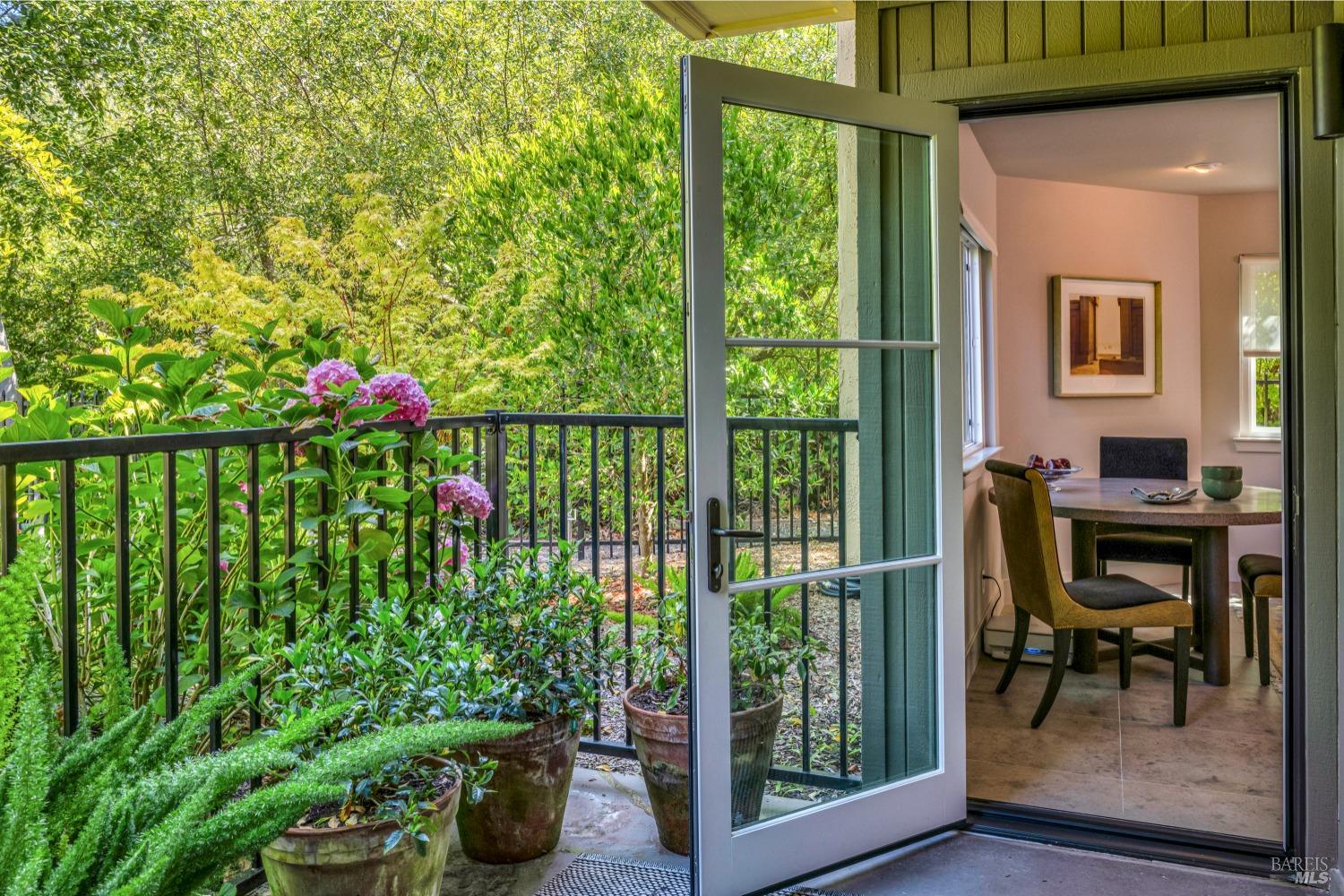 202 Foss Creek Cir #C