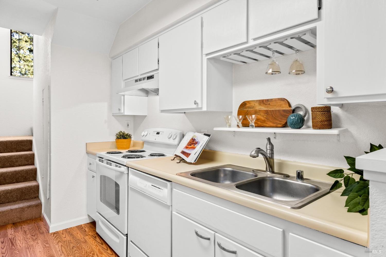 1909 Windmill Circle