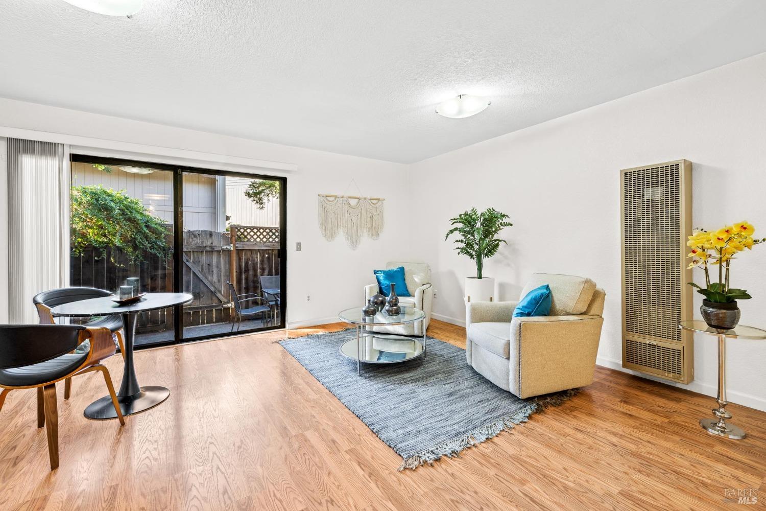 1909 Windmill Circle