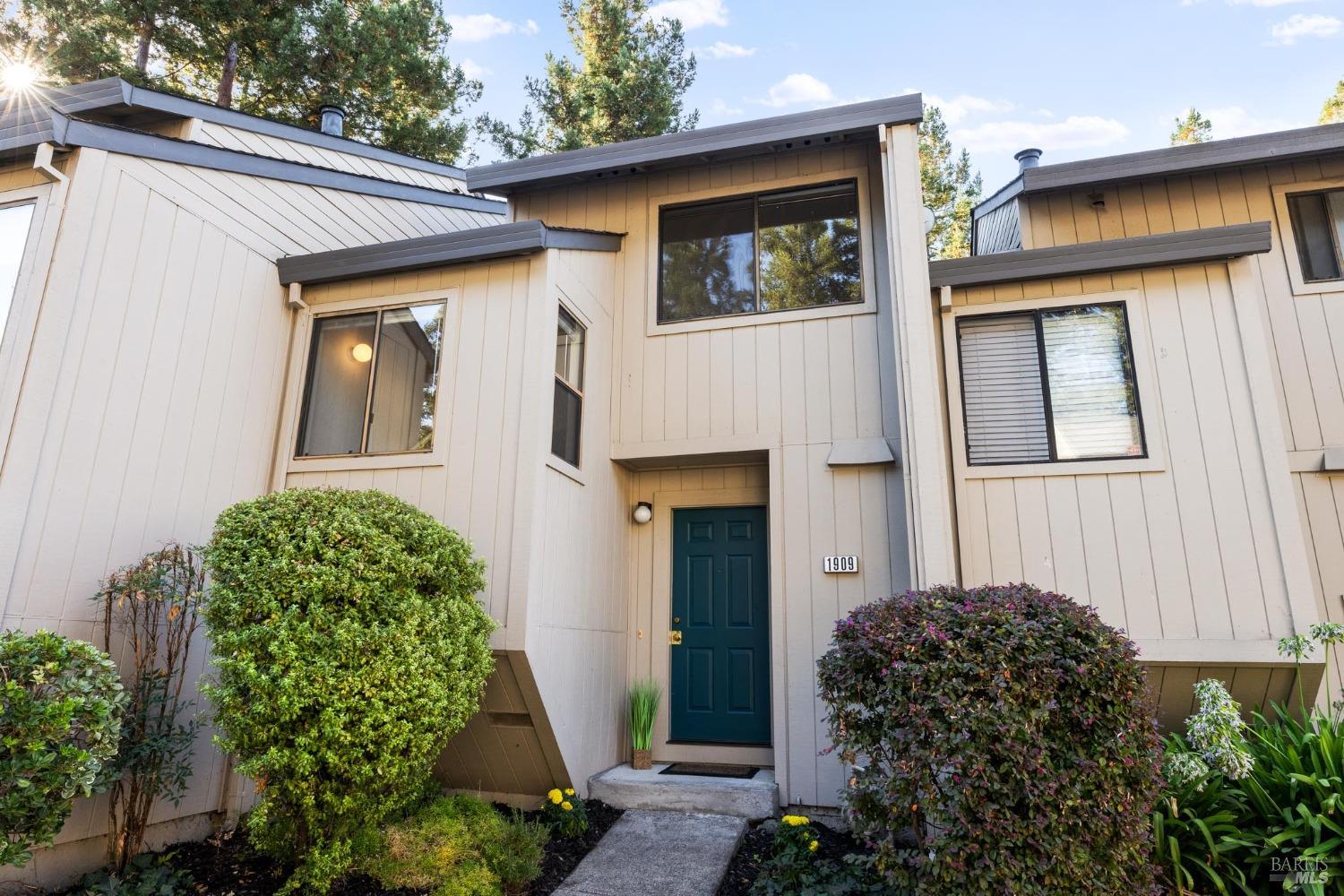 1909 Windmill Circle