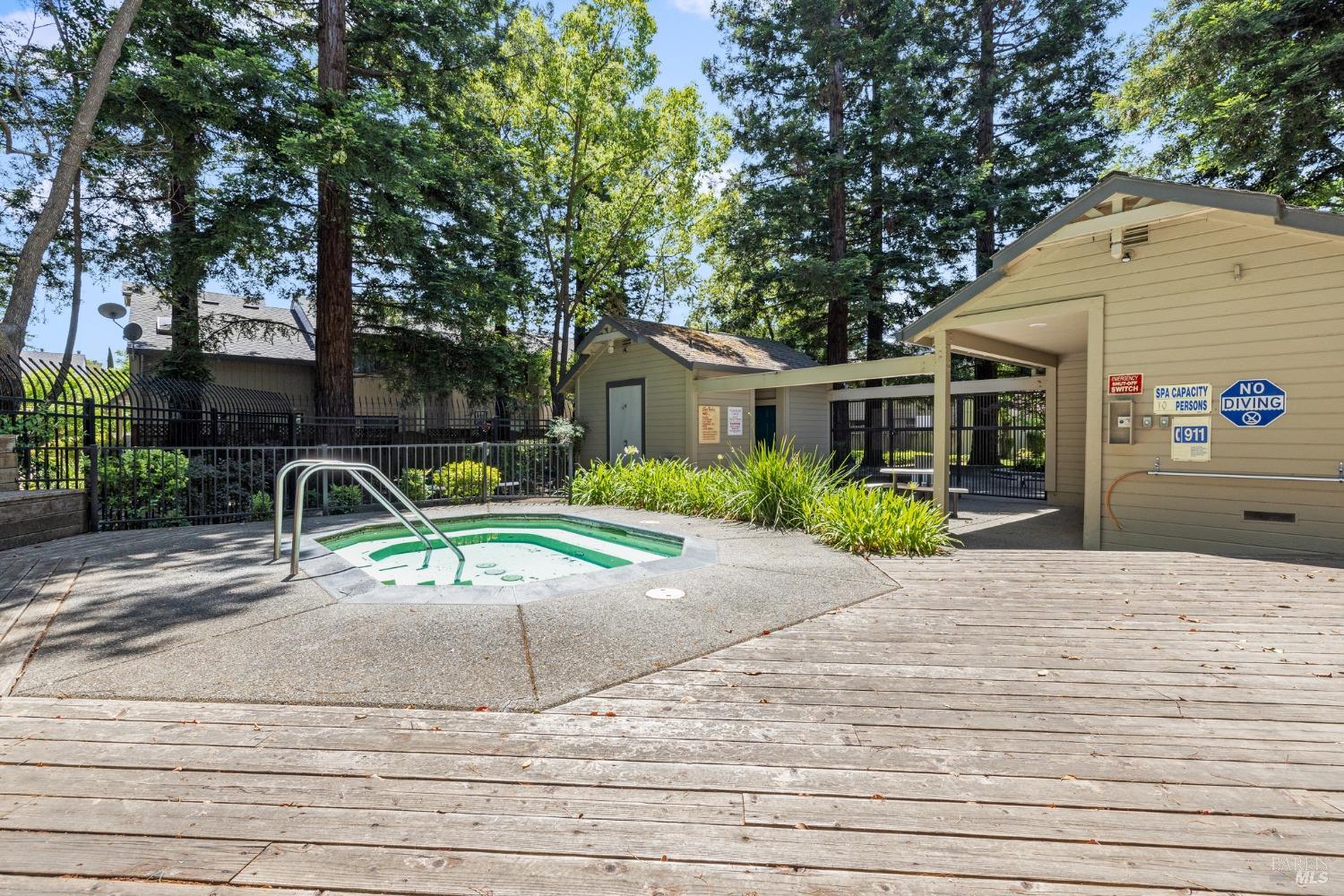 1909 Windmill Circle