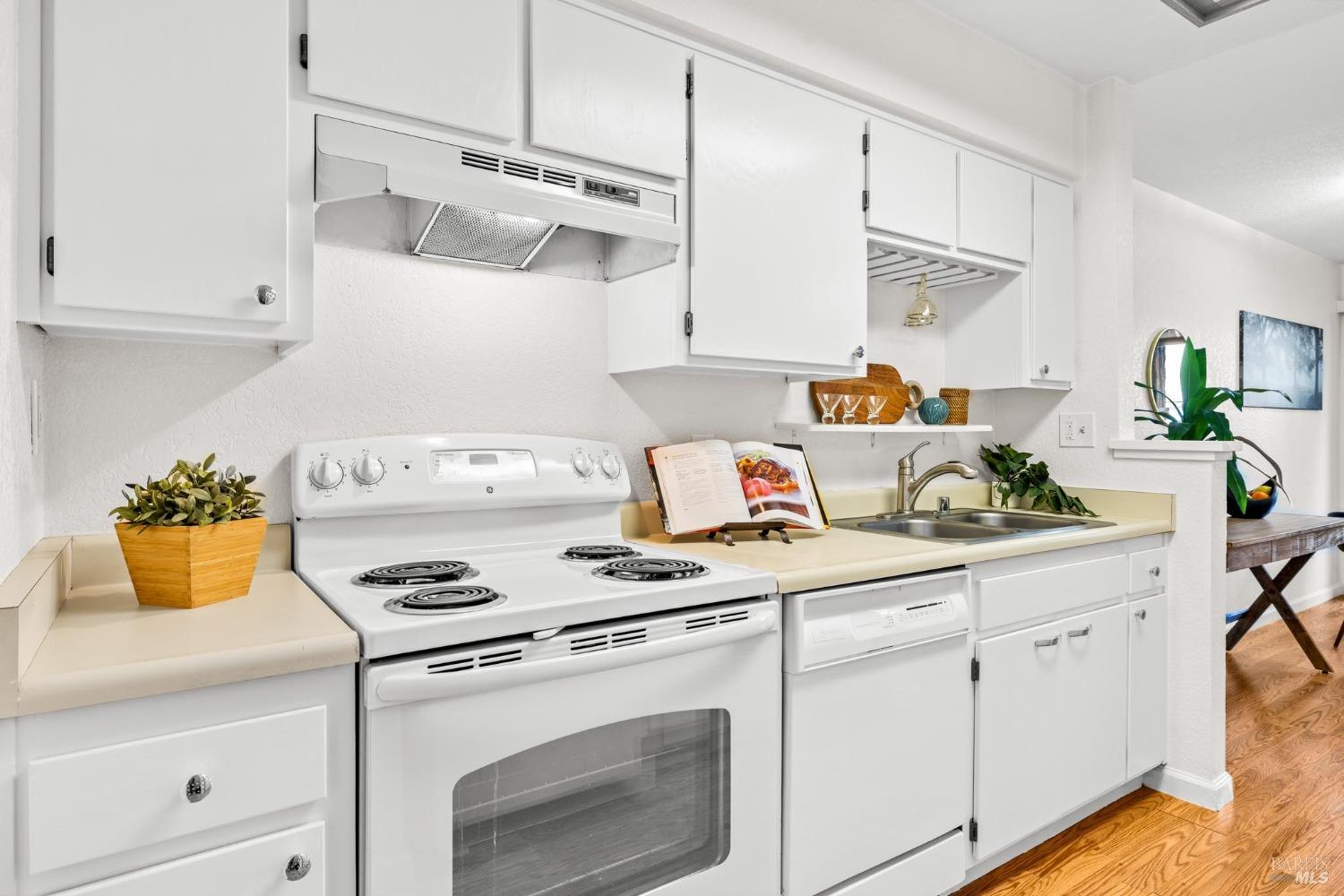 1909 Windmill Circle