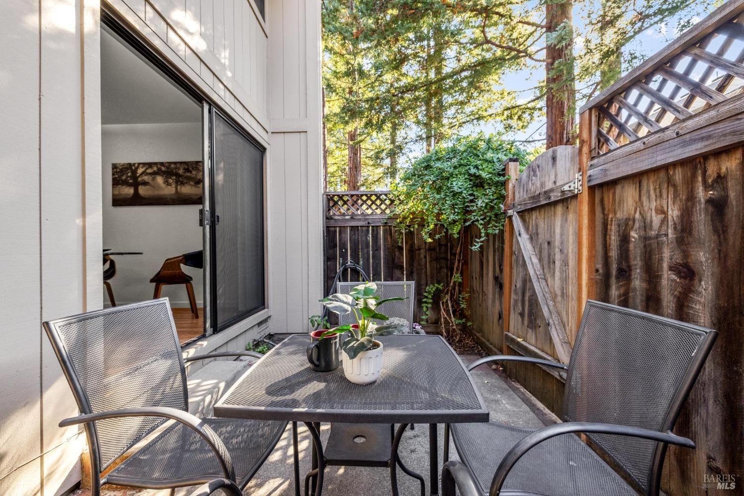 1909 Windmill Circle