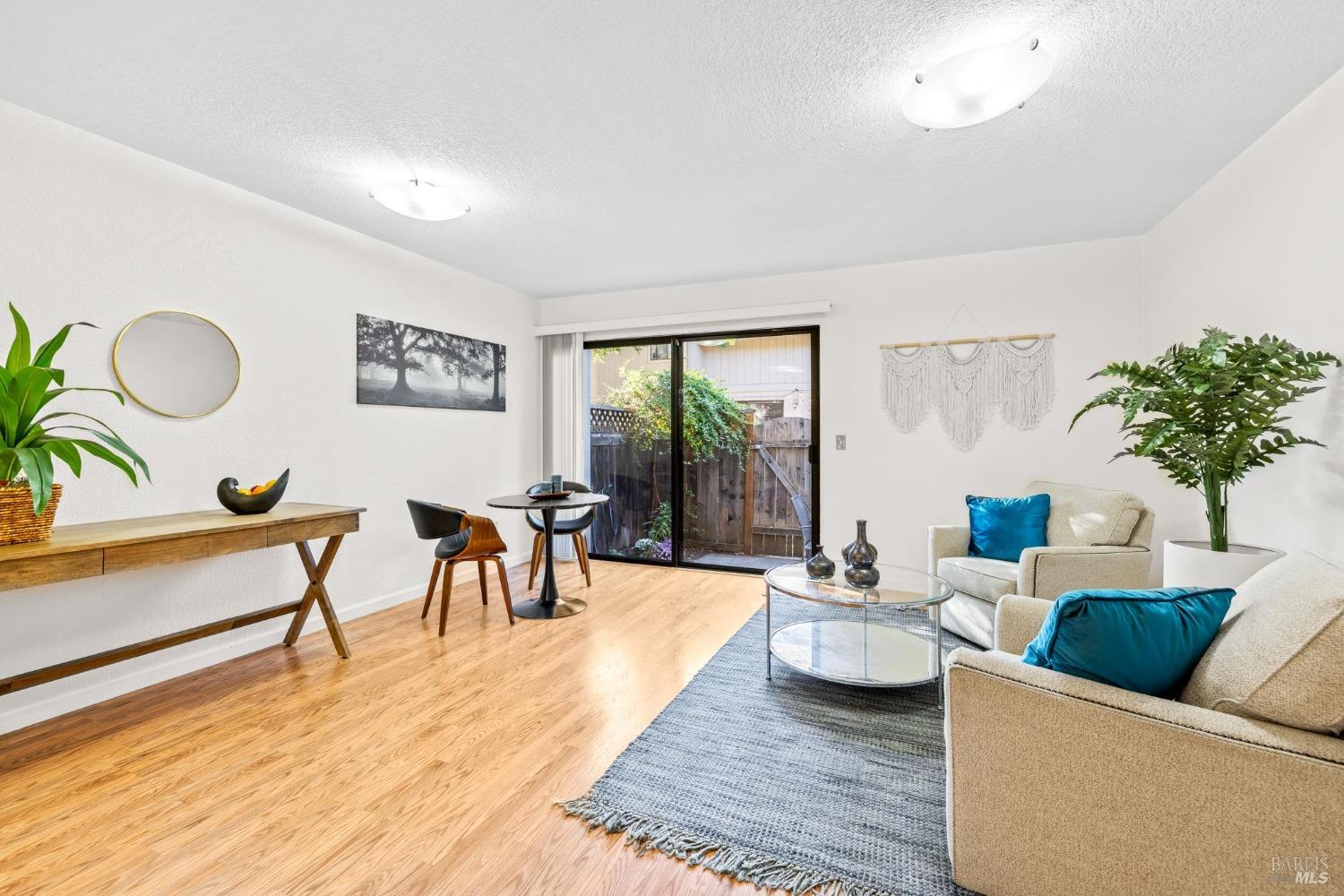 1909 Windmill Circle