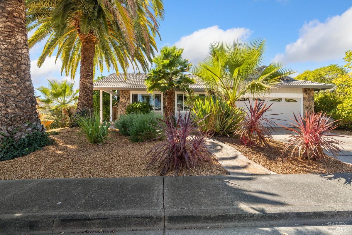 919 Dorine Ave