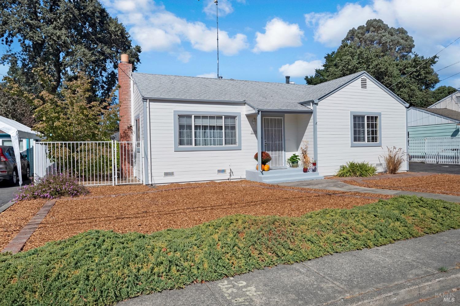 1209 Sunset Ave