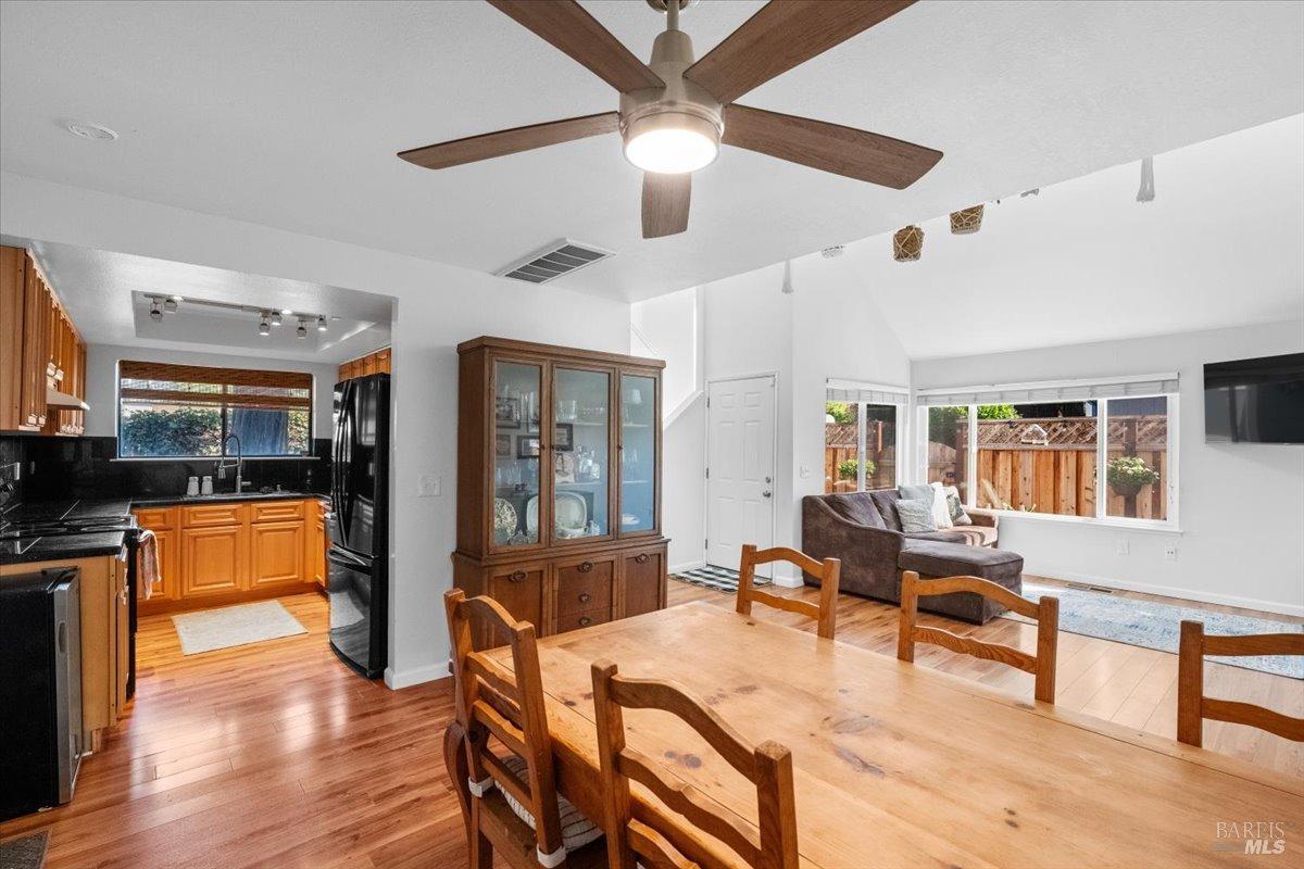 5014 Country Club Dr