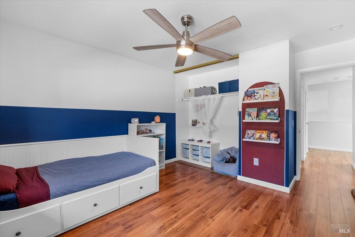 5014 Country Club Dr