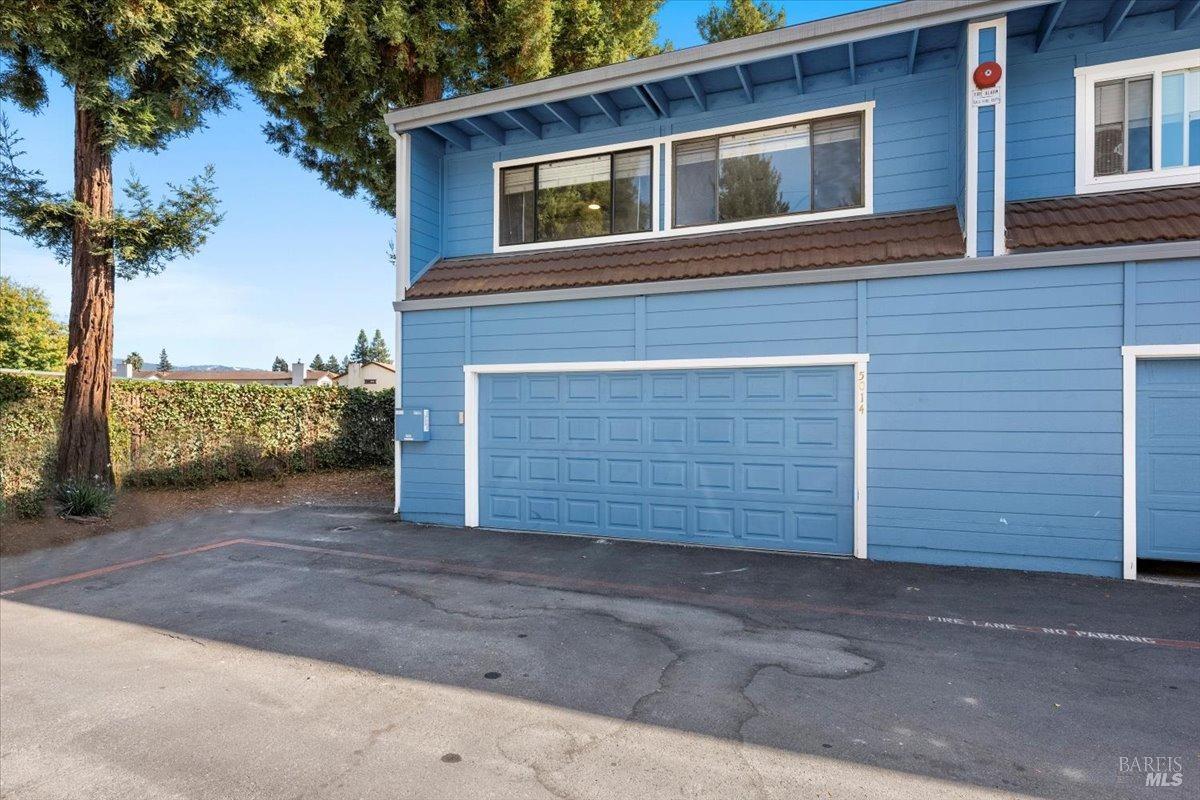 5014 Country Club Dr