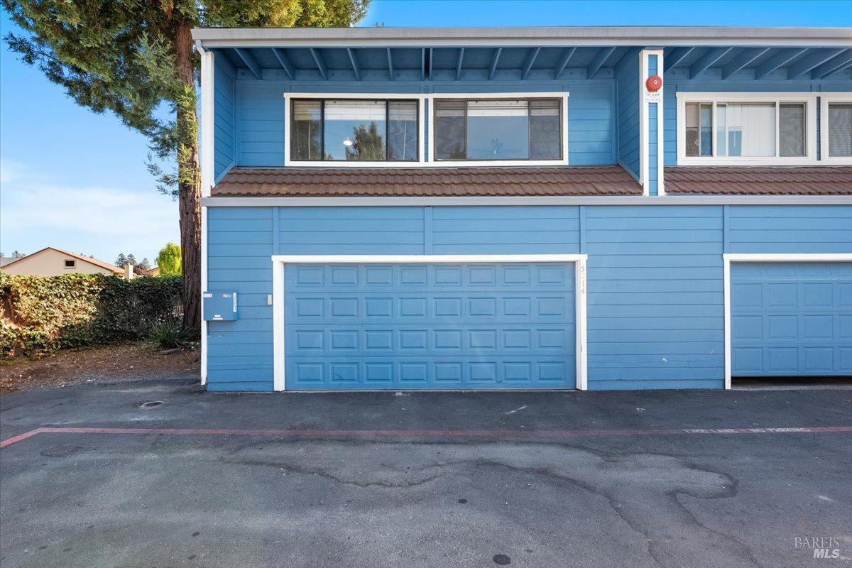 5014 Country Club Dr