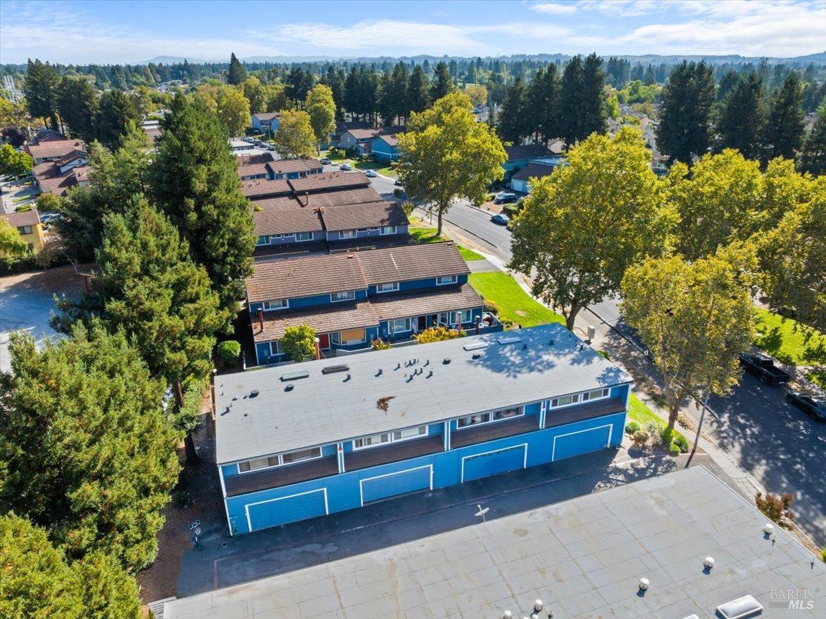 5014 Country Club Dr