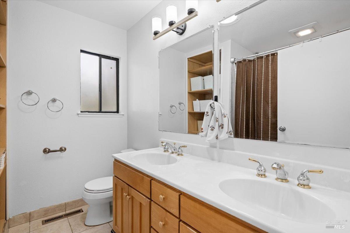 5014 Country Club Dr