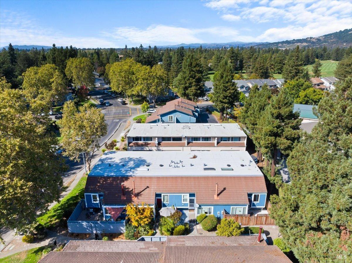 5014 Country Club Dr