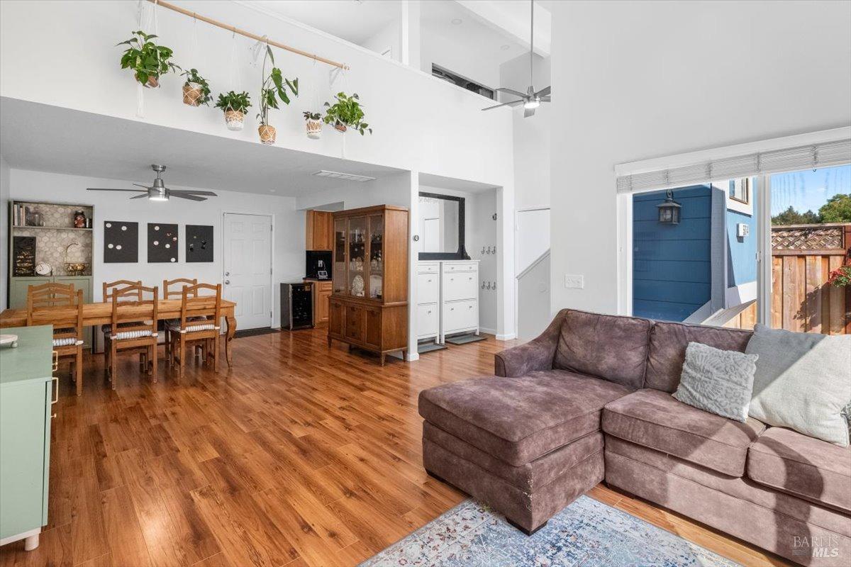 5014 Country Club Dr