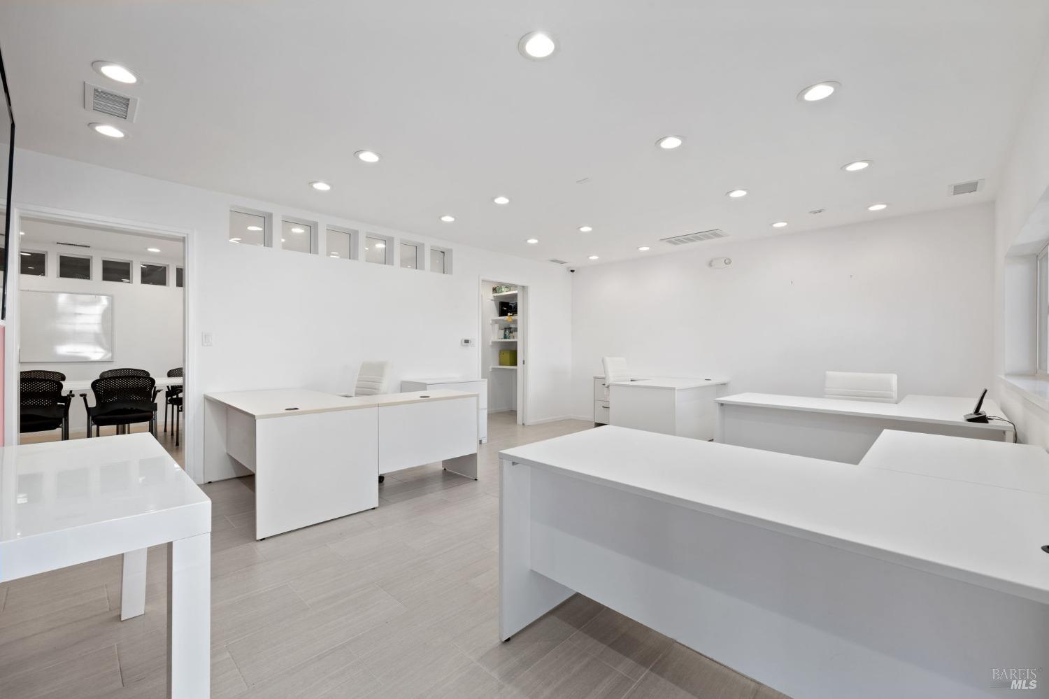 833 Gravenstein Hwy S