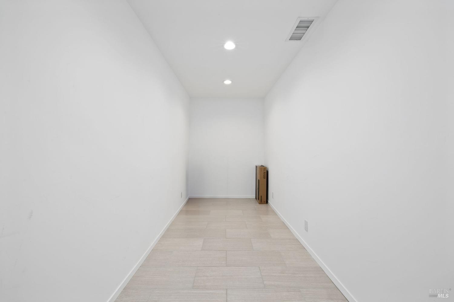 833 Gravenstein Hwy S