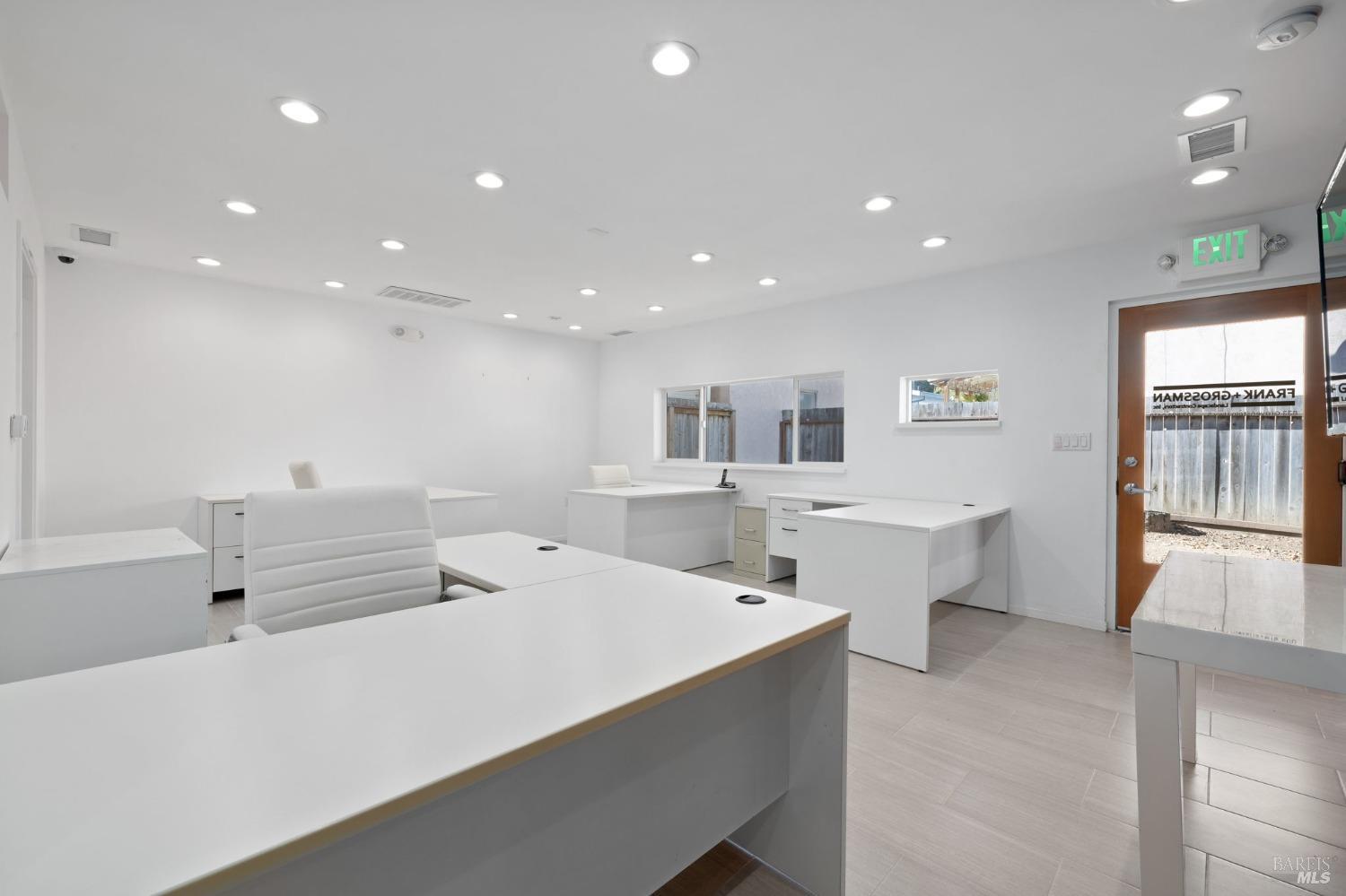 833 Gravenstein Hwy S