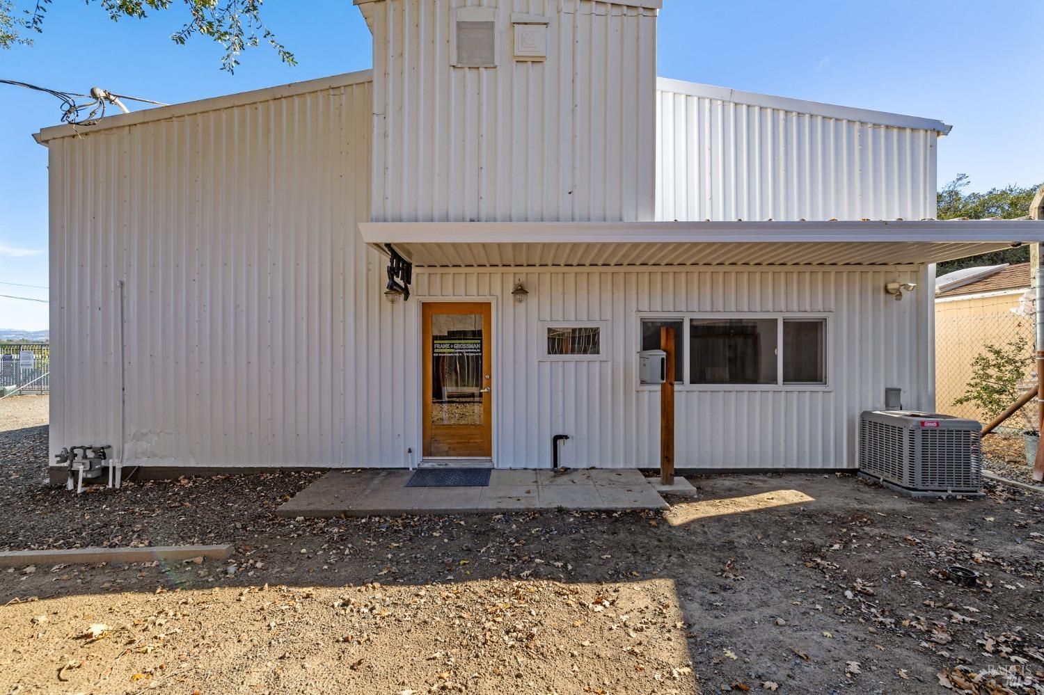 833 Gravenstein Hwy S