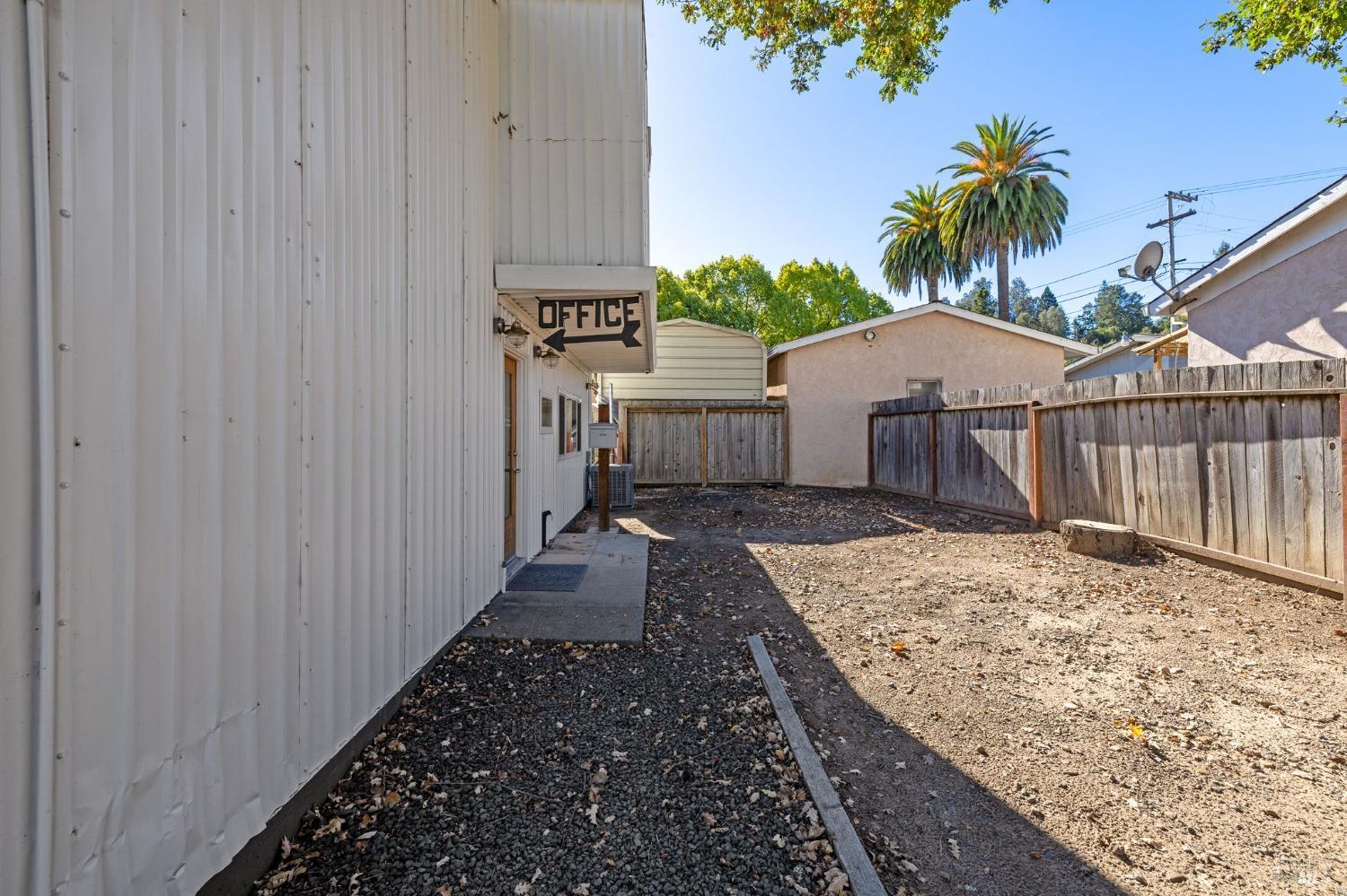 833 Gravenstein Hwy S