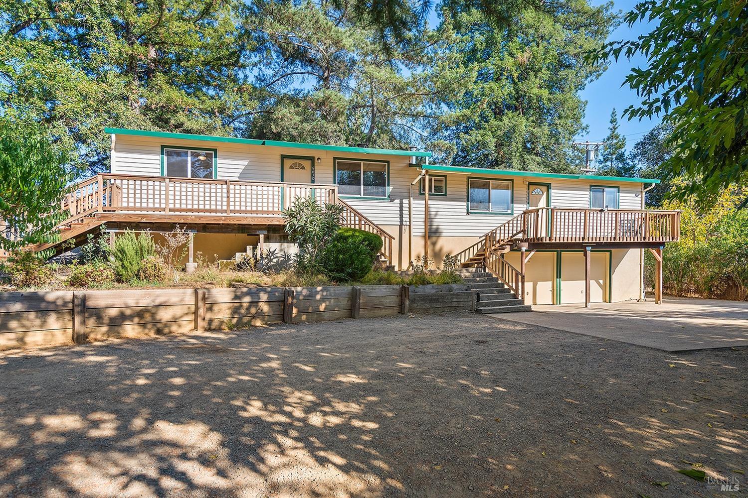 5670 Maryannis Dr