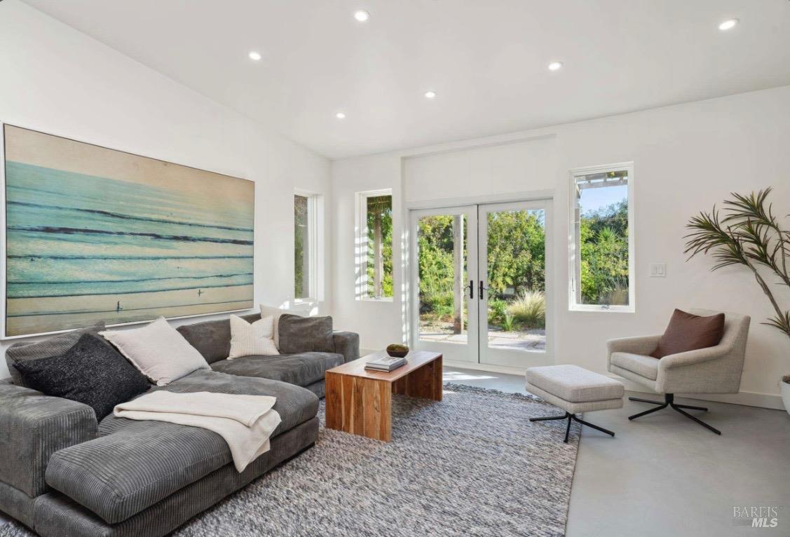 100 Madera Del Presidio Drive